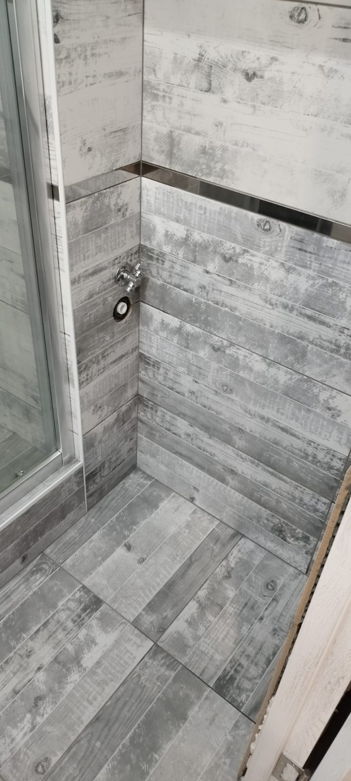 Ремонт ванных комнату в Череповце, ремонт туалетов в Череповце, ремонт санузлов в Череповце, плиточные работы в Череповце, плиточник в Череповце