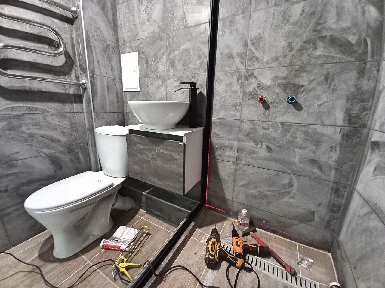 Ремонт ванных комнату в Череповце, ремонт туалетов в Череповце, ремонт санузлов в Череповце, плиточные работы в Череповце, плиточник в Череповце