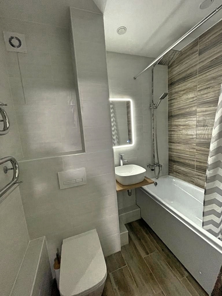 Ремонт ванных комнату в Валдае, ремонт туалетов в Валдае, ремонт санузлов в Валдае, плиточные работы в Валдае, плиточник в Валдае