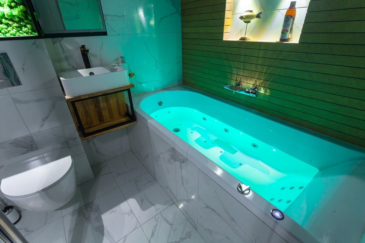 Ремонт ванных комнату в Твери, ремонт туалетов в Твери, ремонт санузлов в Твери, плиточные работы в Твери, плиточник в Твери