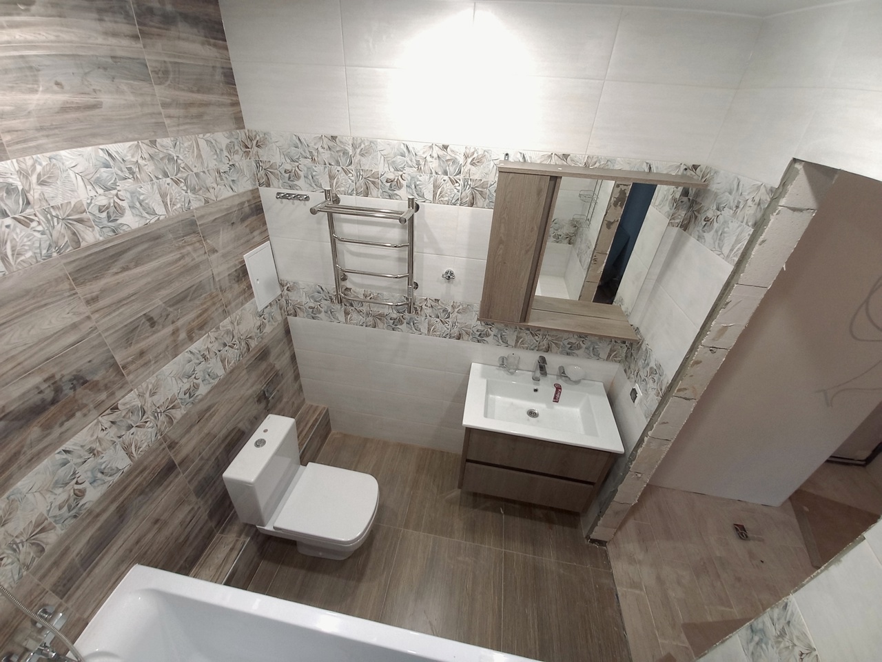 Ремонт ванных комнату в Твери, ремонт туалетов в Твери, ремонт санузлов в Твери, плиточные работы в Твери, плиточник в Твери